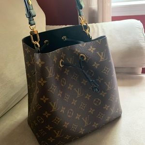 Louis Vuitton Neonoe luxury handbag